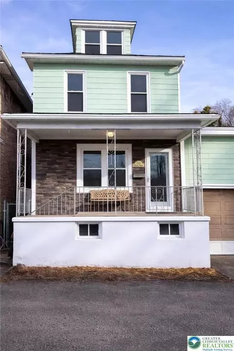 209 Macomb St, New Philadelphia, PA 17959