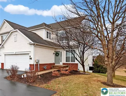 8611 Cascade Rd, Breinigsville, PA 18031