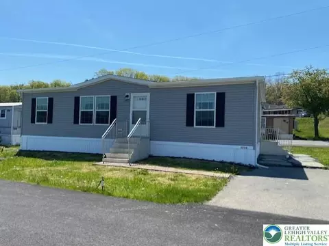 10104 Fernwood Ln, Breinigsville, PA 18031