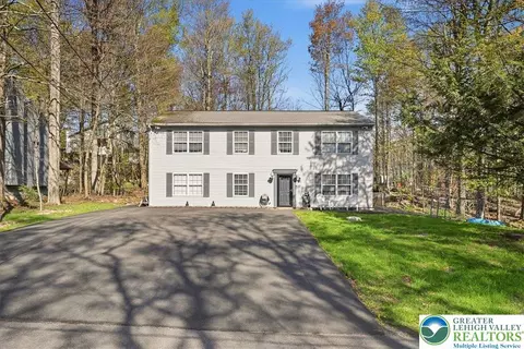 2731 Bonnyview Ln, Coolbaugh Twp, PA 18466