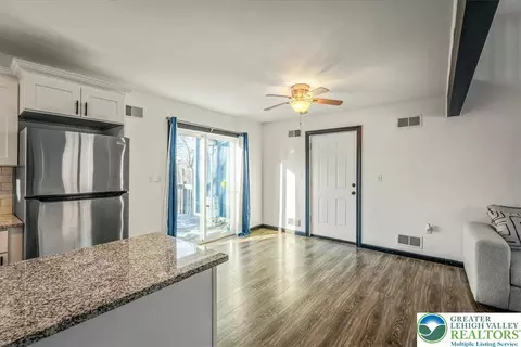 3260 Bluebird Dr, Bushkill, PA 18324 photo 6