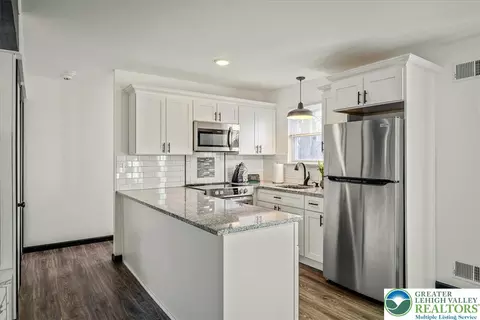 3260 Bluebird Dr, Bushkill, PA 18324 photo 9