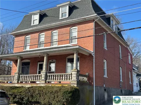 412 Pennsylvania Ave, Roseto, PA 18013