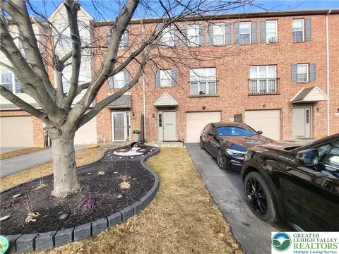 2847 Sequoia Dr, Macungie, PA 18062