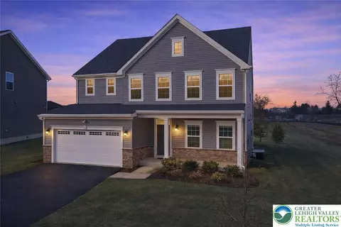 6405 Robin Rd, Macungie, PA 18062