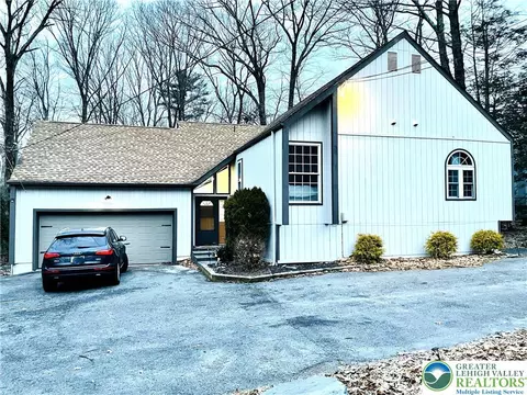 1570 Sullivan Trl, Tannersville, PA 18372