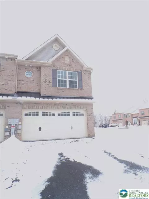 319 Milkweed Dr, Allentown, PA 18104