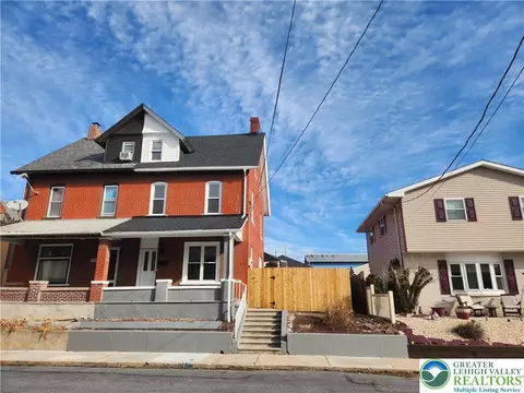 2009 Washington Ave, Northampton, PA 18067