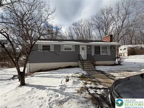 162 Independence Rd, East Stroudsburg, PA 18301