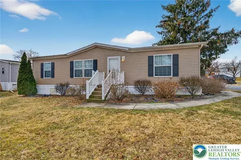 4250 Jaguar Ct, Orefield, PA 18069