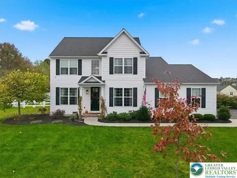 14 Avalon Cir, Barto, PA 19504