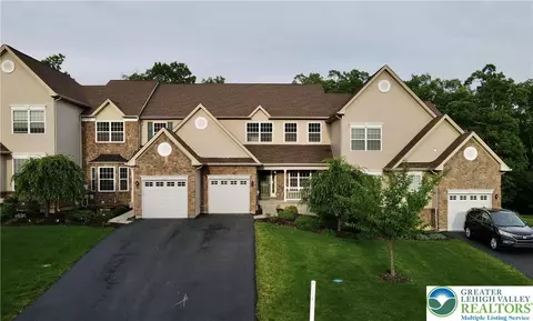 1824 Big Ridge Dr, East Stroudsburg, PA 18302