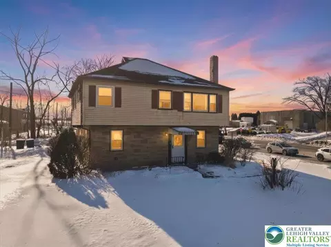 326 Main St, Tatamy, PA 18085