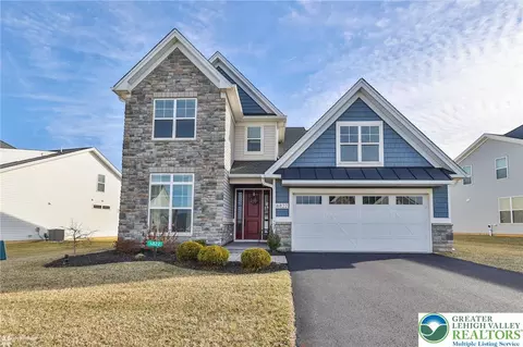 6822 Sycamore Dr, Bath, PA 18014