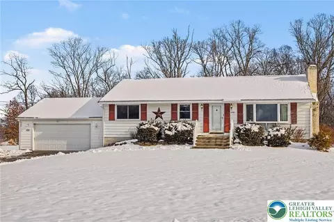 3702 Kings Rd, Pennsburg, PA 18073