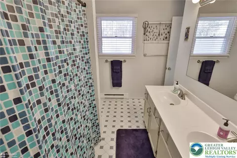 536 Carol Ln, Bath, PA 18014 photo 19
