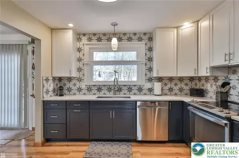 536 Carol Ln, Bath, PA 18014 photo 16