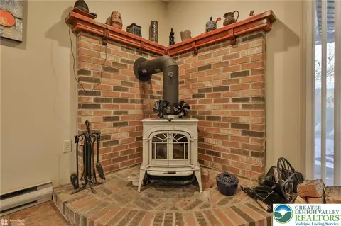 536 Carol Ln, Bath, PA 18014 photo 43