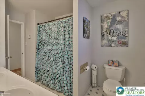 536 Carol Ln, Bath, PA 18014 photo 20