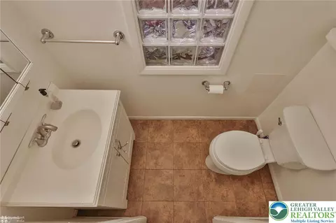 536 Carol Ln, Bath, PA 18014 photo 44