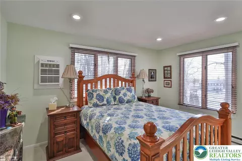 536 Carol Ln, Bath, PA 18014 photo 26