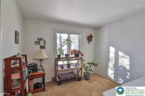536 Carol Ln, Bath, PA 18014 photo 30