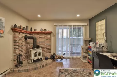 536 Carol Ln, Bath, PA 18014 photo 40