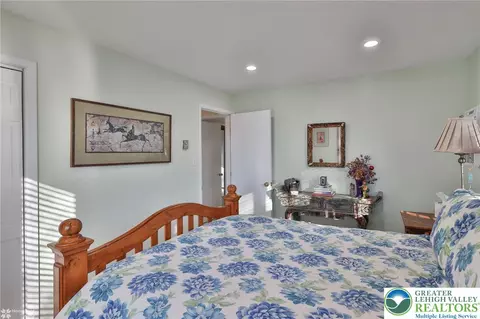 536 Carol Ln, Bath, PA 18014 photo 29