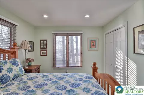 536 Carol Ln, Bath, PA 18014 photo 27