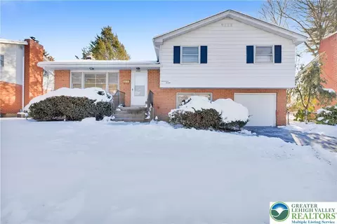 1720 Levering Pl, Freemansburg, PA 18017