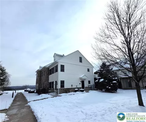 1800 Merlot Dr #B, Easton, PA 18045