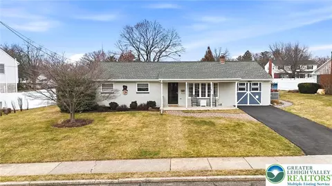 733 W Berger St, Emmaus, PA 18049