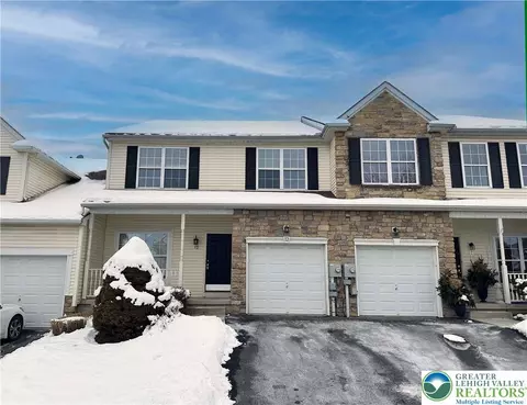 12 Cobblestone Dr, Palmer Township, PA 18045