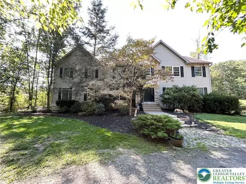 6233 Hunsicker Rd, New Tripoli, PA 18066