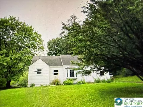 15 Elm St, East Stroudsburg, PA 18301