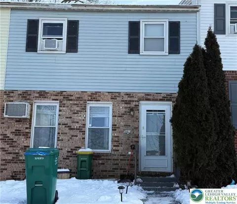 5618 Wood Ln, Wescosville, PA 18106