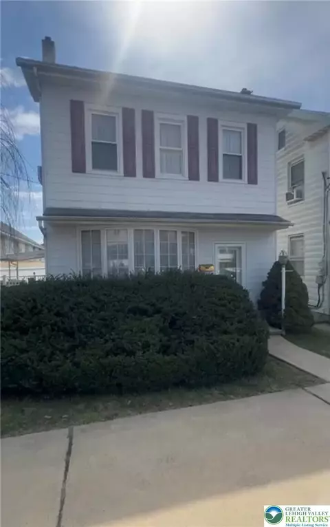 207 Chestnut St, Slatington, PA 18080