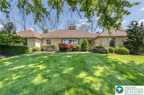 1937 Saucon Dale Cir, Bethlehem, PA 18015