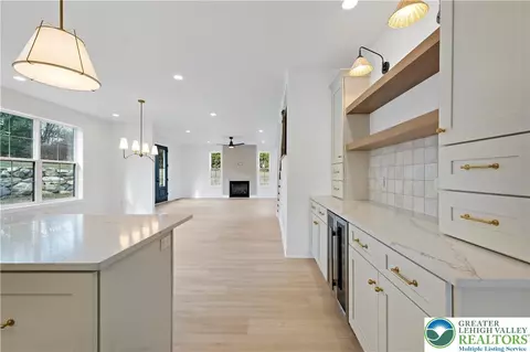 Kitchen - 901 Renaldi Rd, Wind Gap, PA 18091 photo 5 of 7