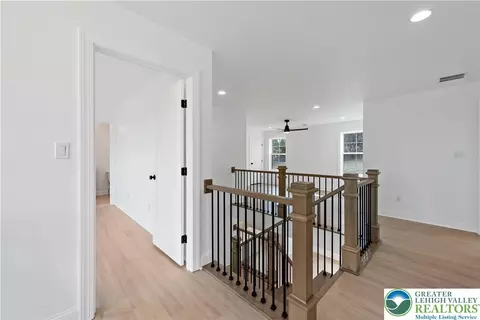 Entry Way - 901 Renaldi Rd, Wind Gap, PA 18091 photo 2 of 2