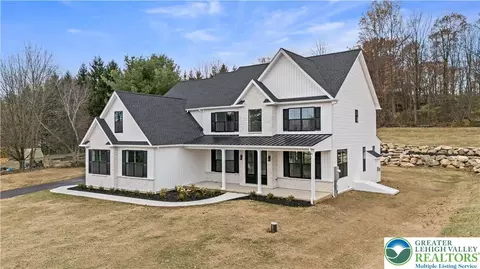 Exterior - 901 Renaldi Rd, Wind Gap, PA 18091 photo 3 of 3