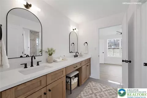 Bath - 901 Renaldi Rd, Wind Gap, PA 18091 photo 1 of 14