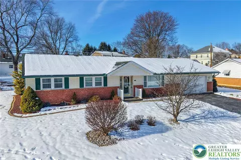 1364 Hickory Rd, Macungie, PA 18062