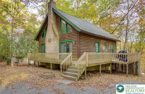 134 Rim Rd, East Stroudsburg, PA 18302