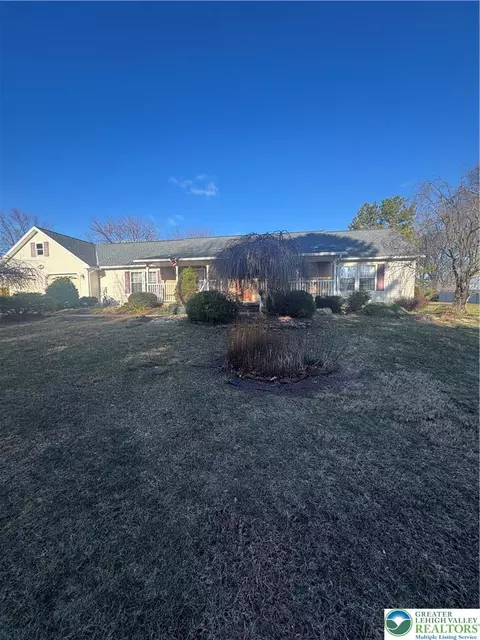 639 Highland Dr, Walnutport, PA 18088