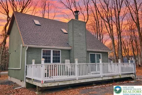 32 Bear Ln, Jim Thorpe, PA 18229