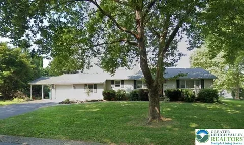 108 Brentwood Ave, Palmer Township, PA 18045