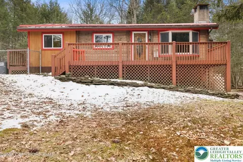 148 Sportsmen Dr, Cresco, PA 18326