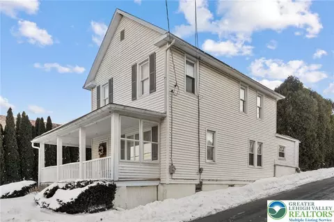 320 Garibaldi Ave, Roseto, PA 18013