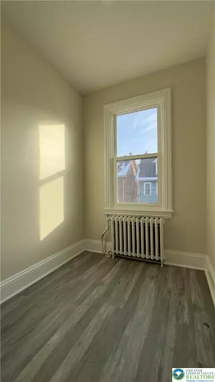 Bedroom - 612 E 5th St, Bethlehem, PA 18015 photo 4 of 4